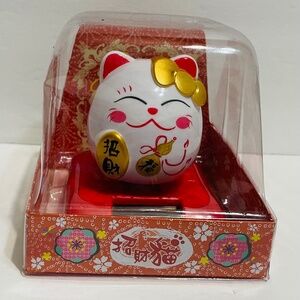 Solar Powered Maneki Neko welcoming lucky cat ,Hulu 3.25” Tall